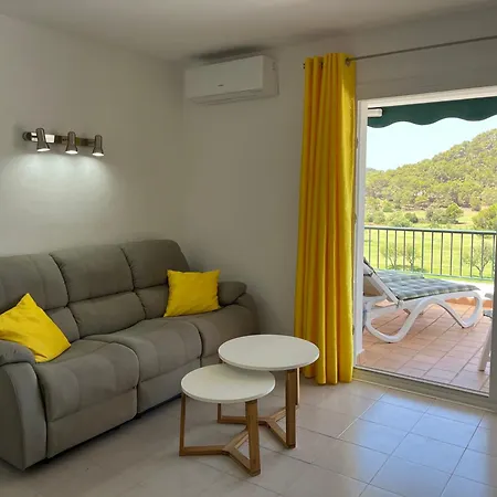 Hulme B19 By Som Menorca